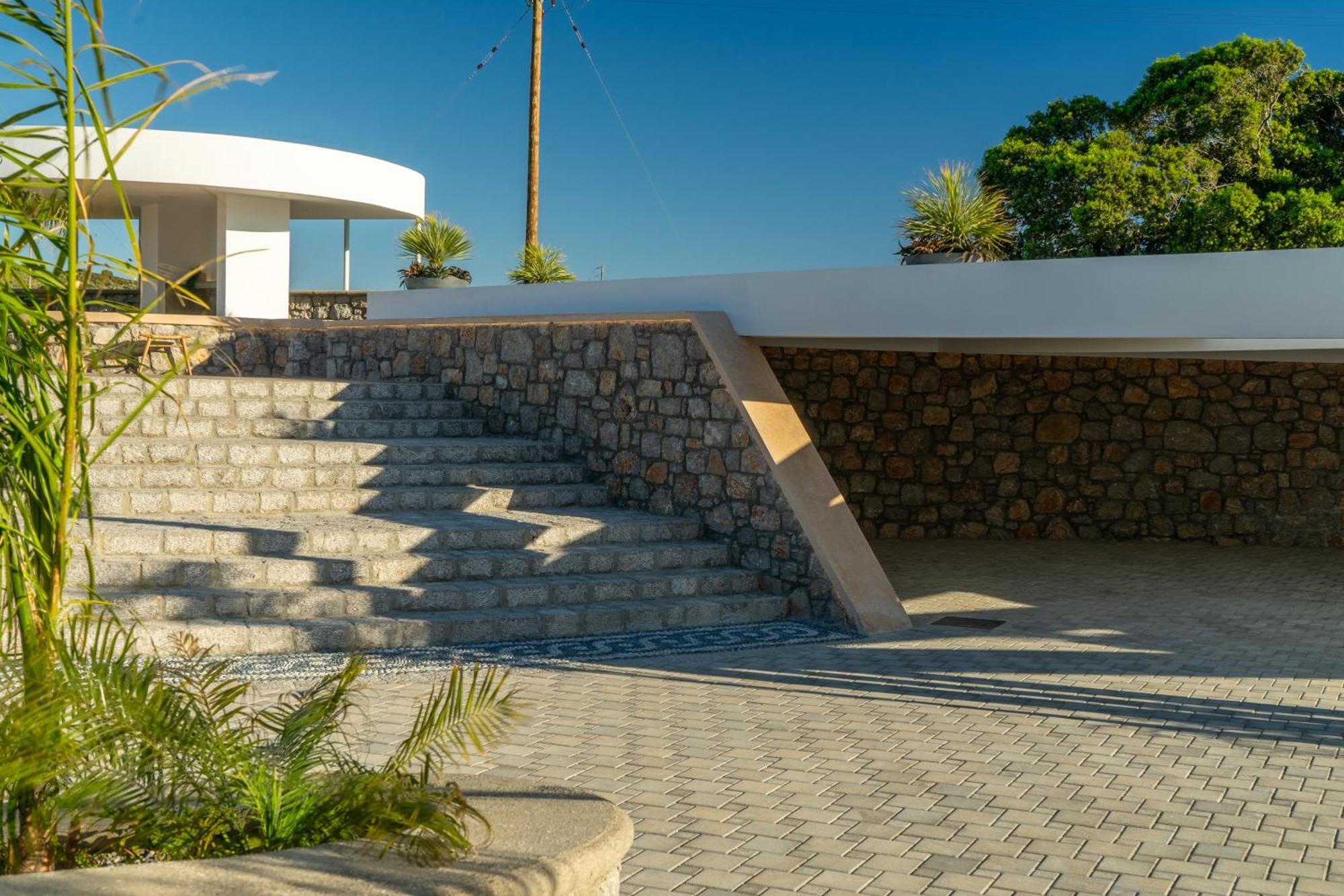 Rhode Luxury Villa *